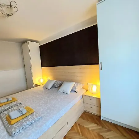 With Garage Апартаменты *