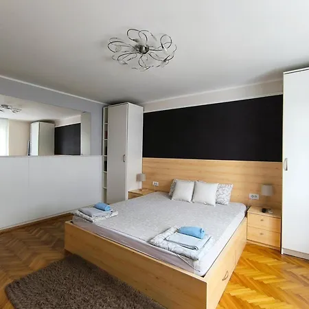 With Garage Апартаменты