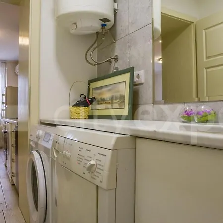 With Garage Апартаменты