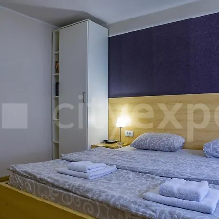 With Garage Апартаменты *